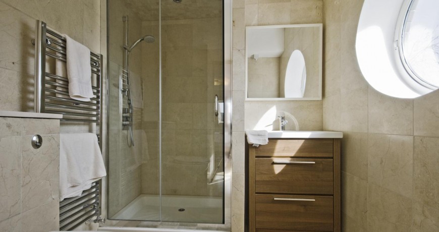 Shower Screen